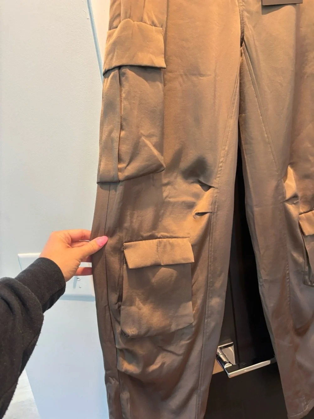 Maniere De Voir Emilie Satin High Waisted Cargo Pants Dark Olive Wide Leg Zip 0 - Picture 9 of 17